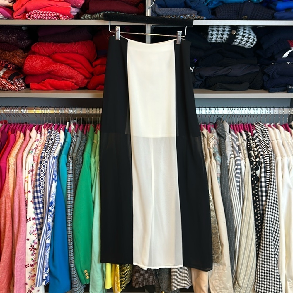 Gianni Bini black and white skirt size 2